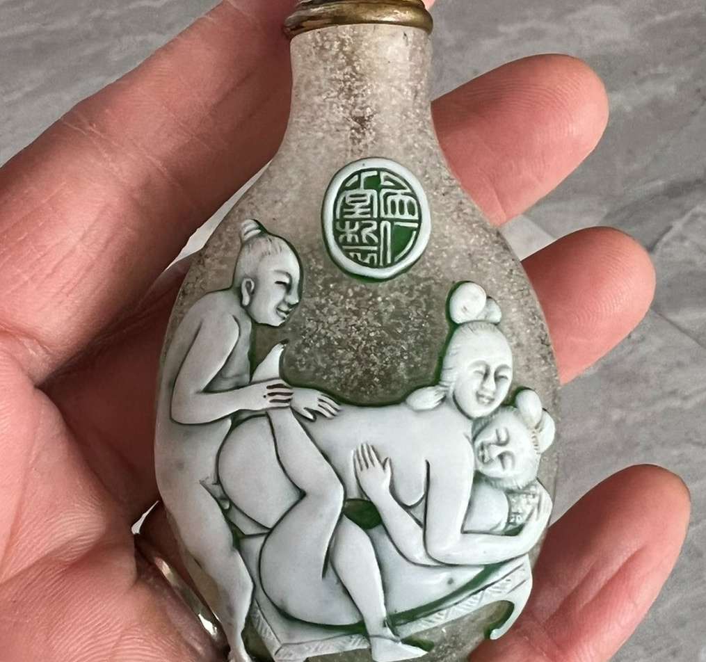 花鳥雕刻鼻煙壺