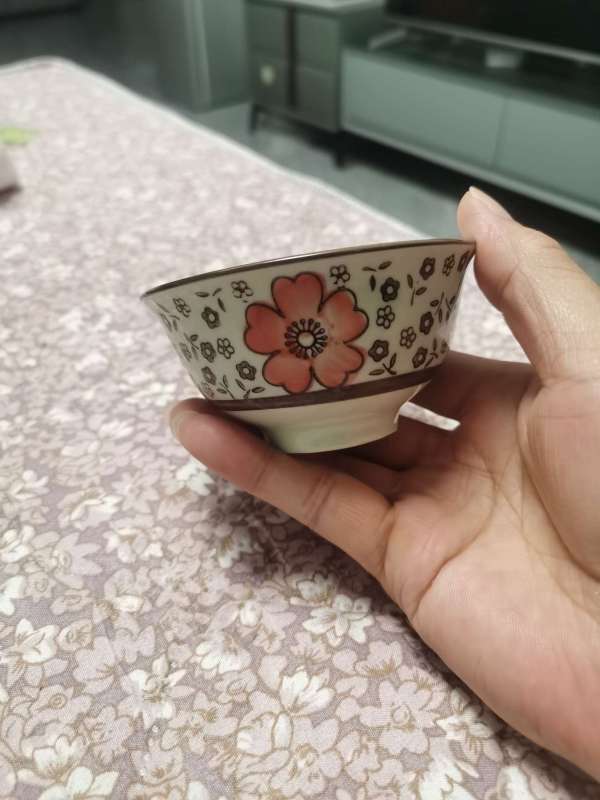 古玩陶瓷花卉紋杯真品鑒賞圖