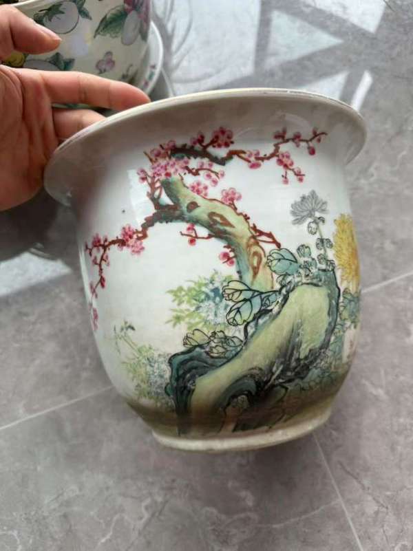 古玩花卉紋花盆真品鑒賞圖