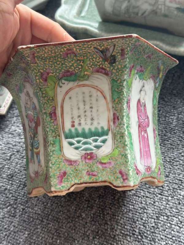 古玩陶瓷無雙譜粉彩花盆真品鑒賞圖