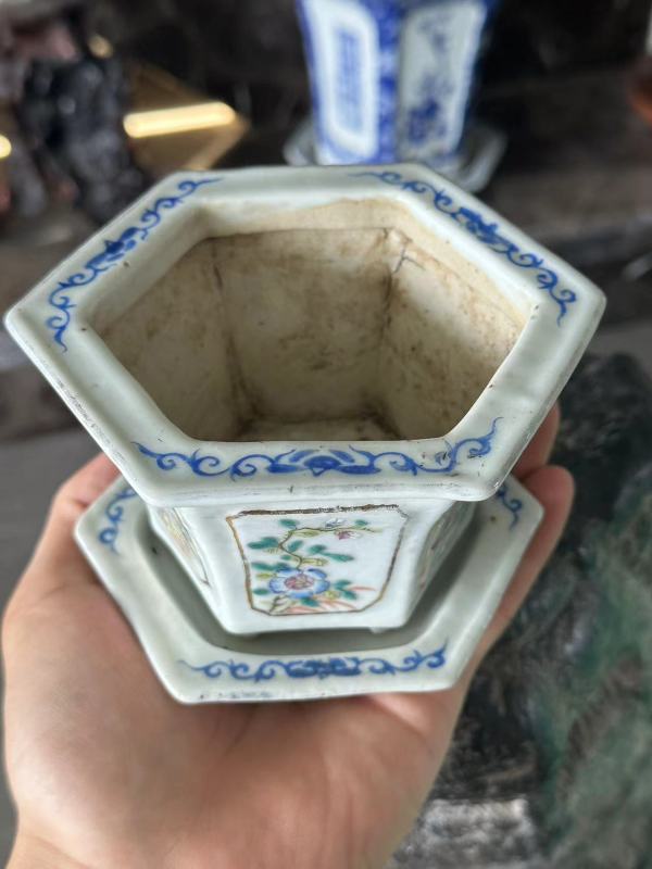 古玩陶瓷粉彩花盆真品鑒賞圖