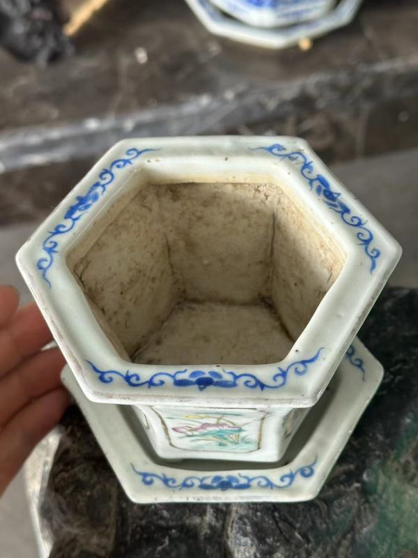 古玩陶瓷粉彩花盆真品鑒賞圖