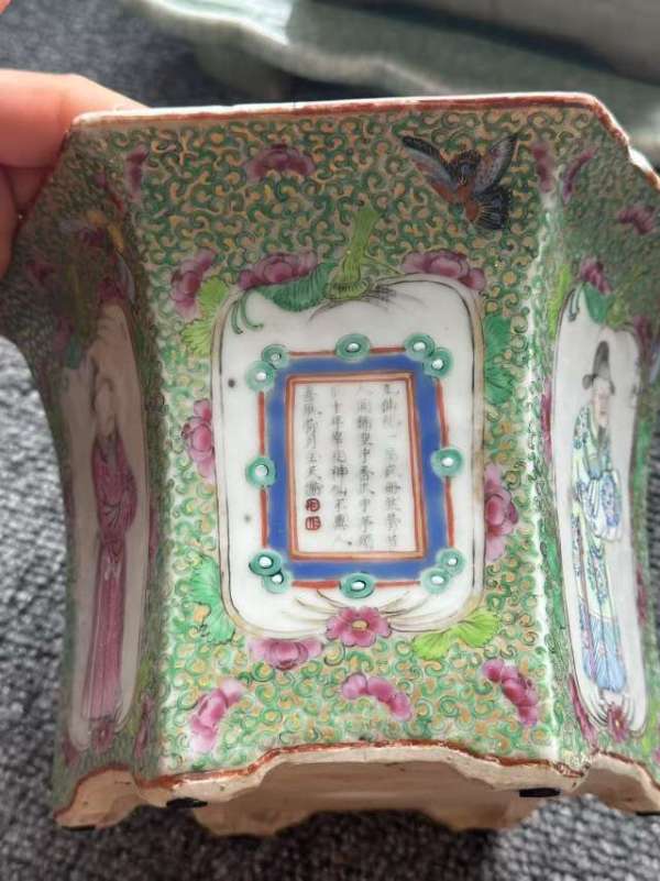古玩陶瓷無雙譜粉彩花盆真品鑒賞圖