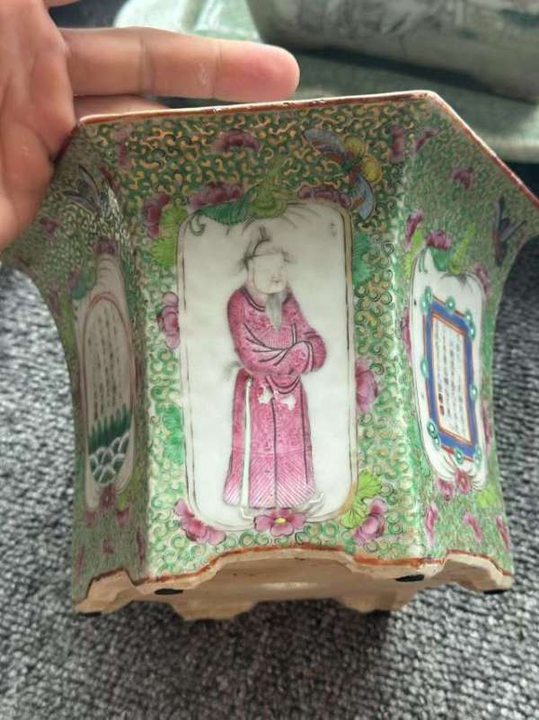 古玩陶瓷無雙譜粉彩花盆真品鑒賞圖