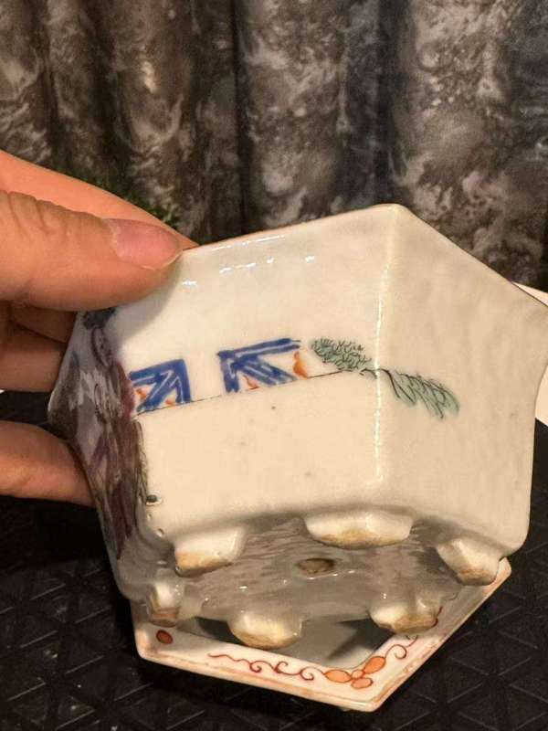 古玩陶瓷人物紋粉彩花盆真品鑒賞圖