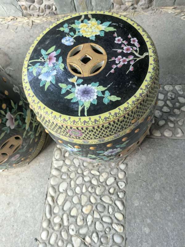 古玩陶瓷花卉紋繡蹲真品鑒賞圖