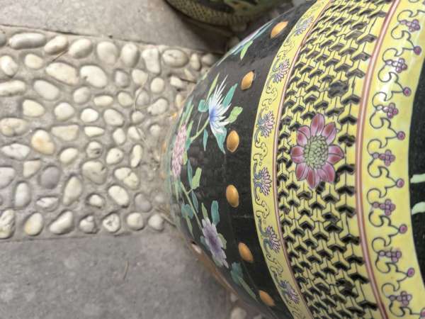 古玩陶瓷花卉紋繡蹲真品鑒賞圖