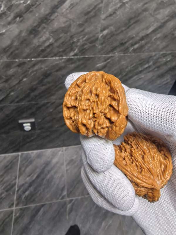 古玩雜項桃核虎頭奔真品鑒賞圖