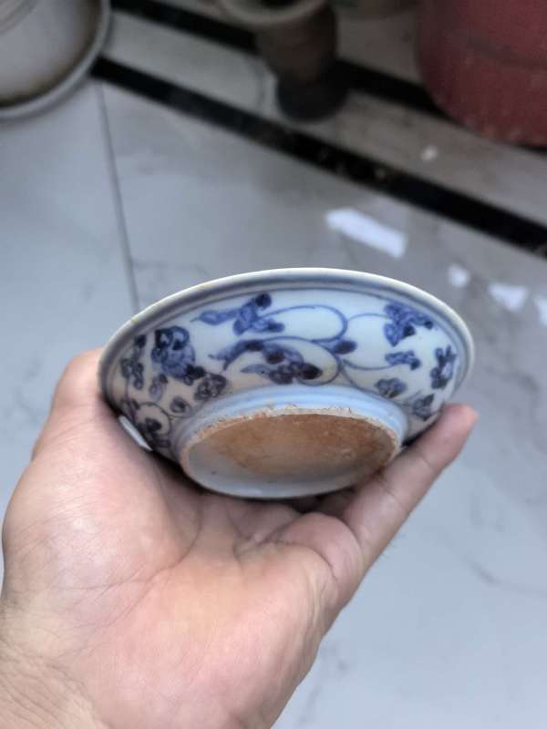 古玩陶瓷樹石欄桿青花盤真品鑒賞圖