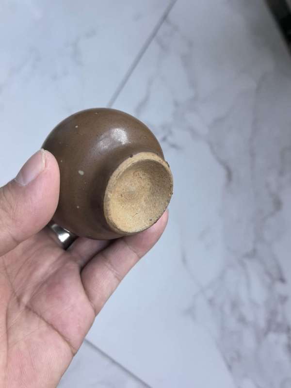古玩陶瓷紫金釉水于真品鑒賞圖