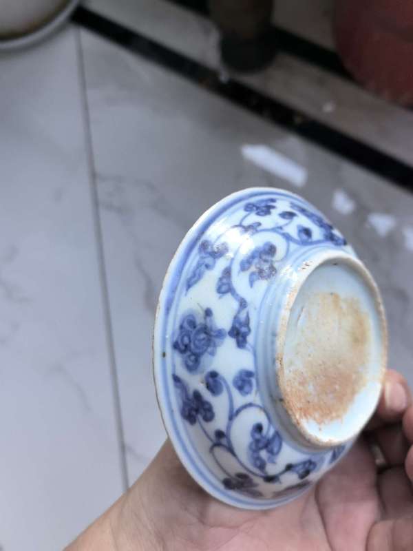 古玩陶瓷樹石欄桿青花盤真品鑒賞圖