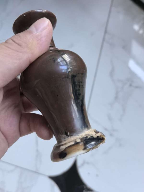 古玩陶瓷紫金釉瓶真品鑒賞圖