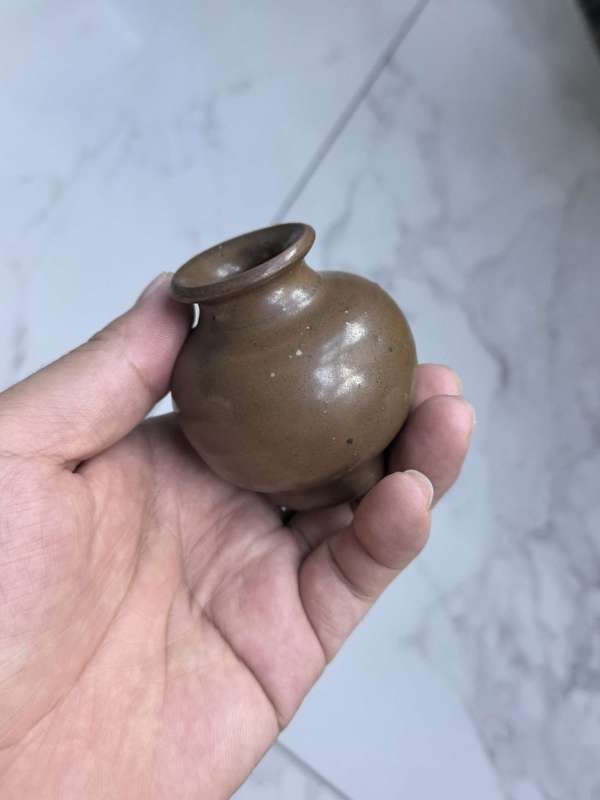 古玩陶瓷紫金釉水于真品鑒賞圖