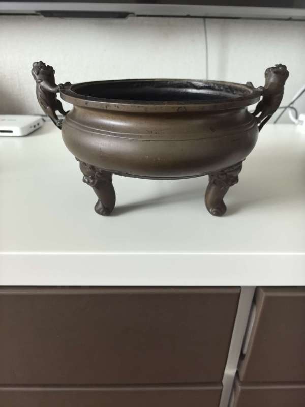 古玩銅器清代獅耳龍紐三足爐真品鑒賞圖