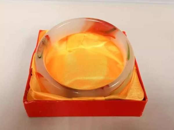 古玩玉器攪胎琉璃手鐲真品鑒賞圖