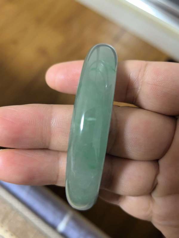 古玩翡翠鐲子真品鑒賞圖
