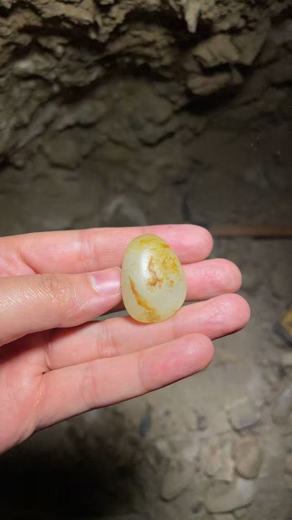 古玩玉器白玉原石真品鑒賞圖