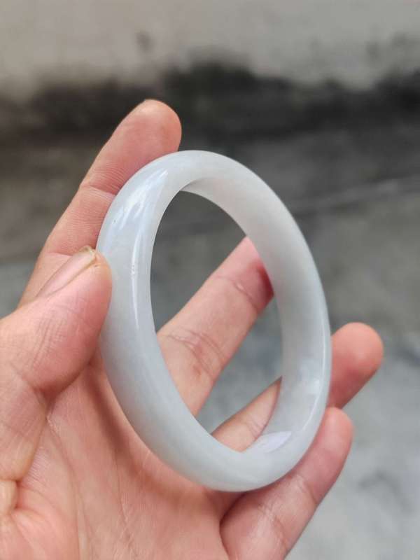 古玩陶瓷翡翠手鐲真品鑒賞圖