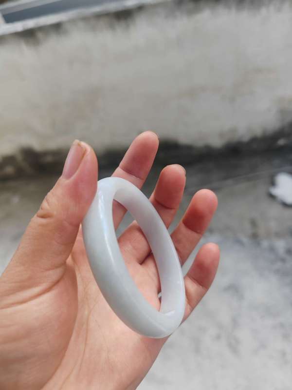 古玩陶瓷翡翠手鐲真品鑒賞圖