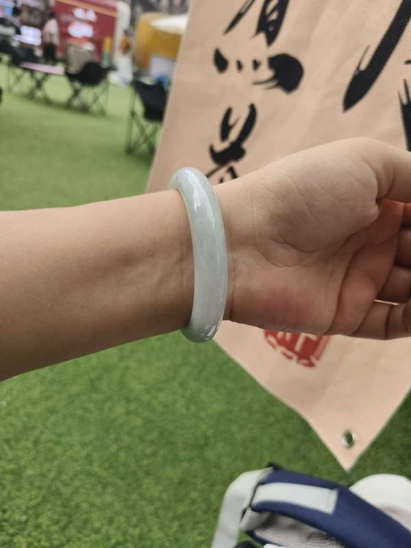 古玩翡翠鐲子真品鑒賞圖