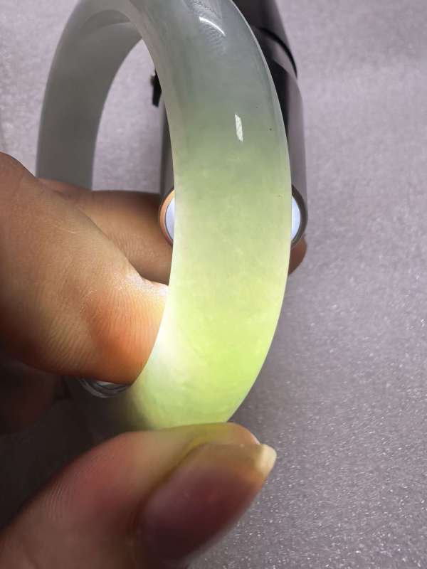 古玩玉器翡翠手鐲真品鑒賞圖