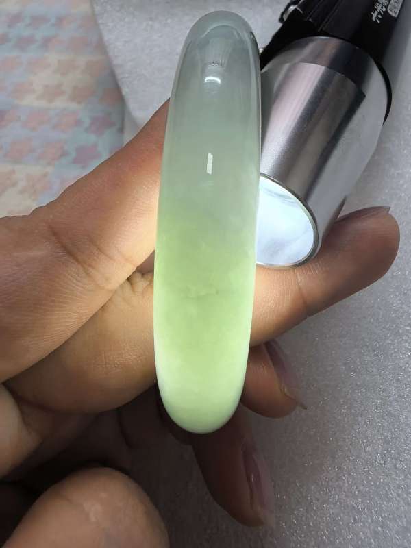 古玩玉器翡翠手鐲真品鑒賞圖