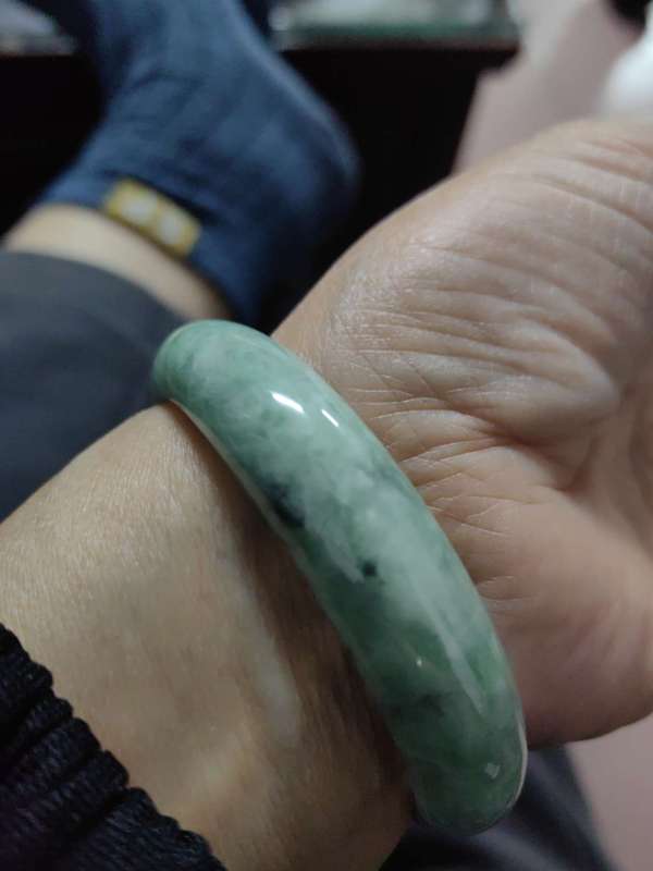 古玩玉器翡翠手鐲真品鑒賞圖