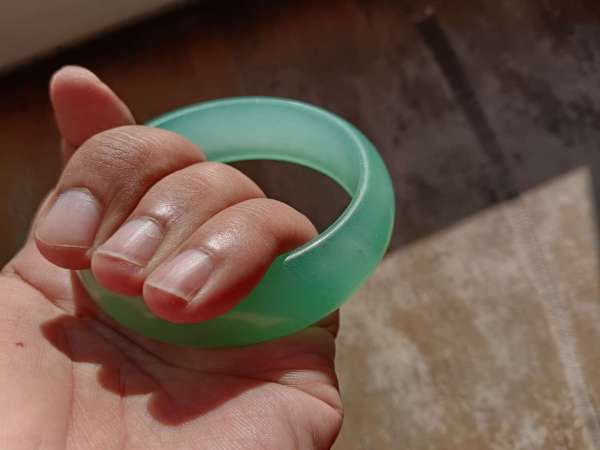 古玩玉器石英巖手鐲真品鑒賞圖